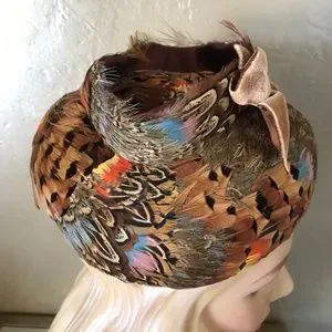 MAGNIFICENT AND UNIQUE 1950s MULTI COLORED PHEASANT FEATHER HAT WITH VELVET BOW PATRICE | Accessories | Magnificent And Unique 95s Multi  main image 3
